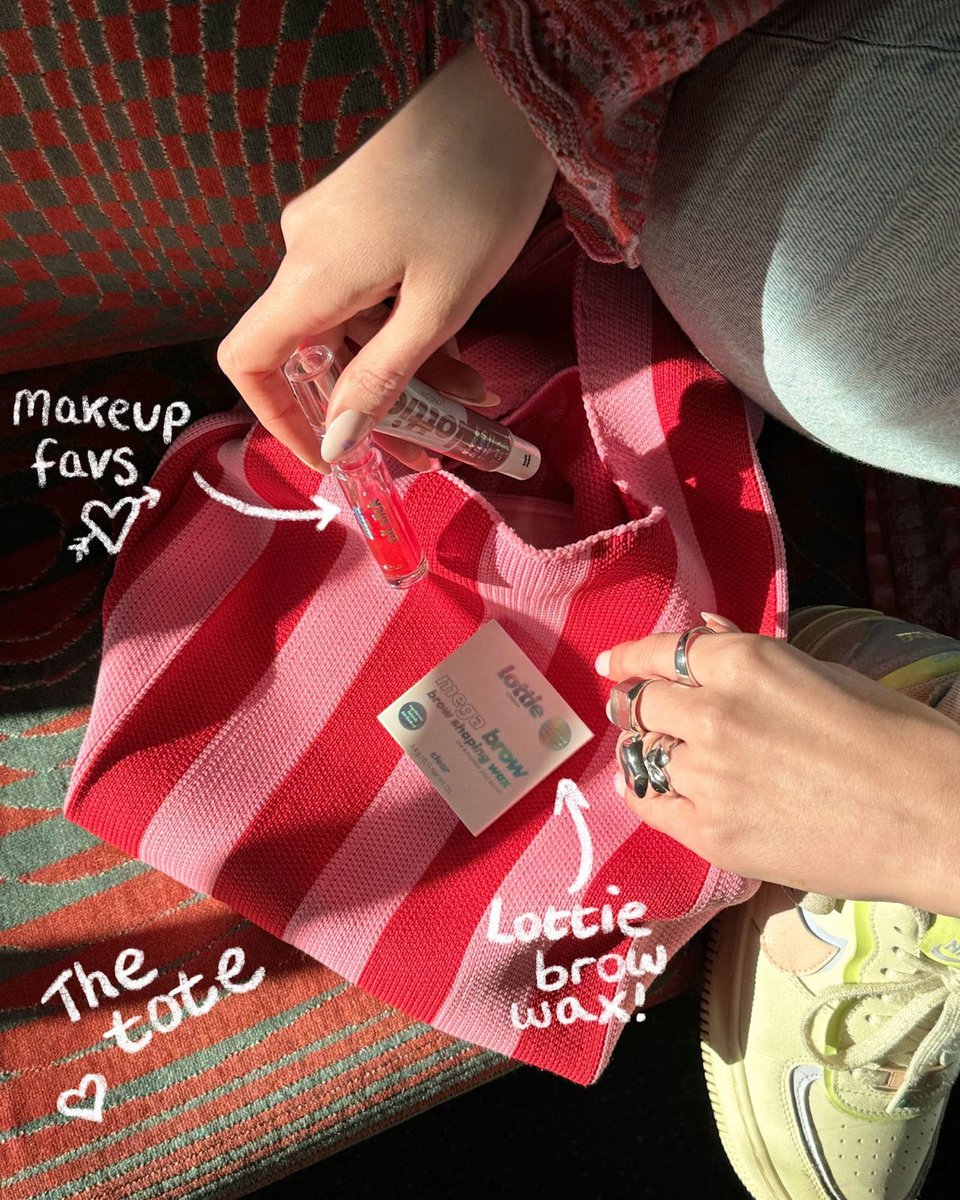 what you'll find if you empty out our favourite spring hand bag 🌷✨🍓🫧

#springkisseddiaries #springvacay #springbreak