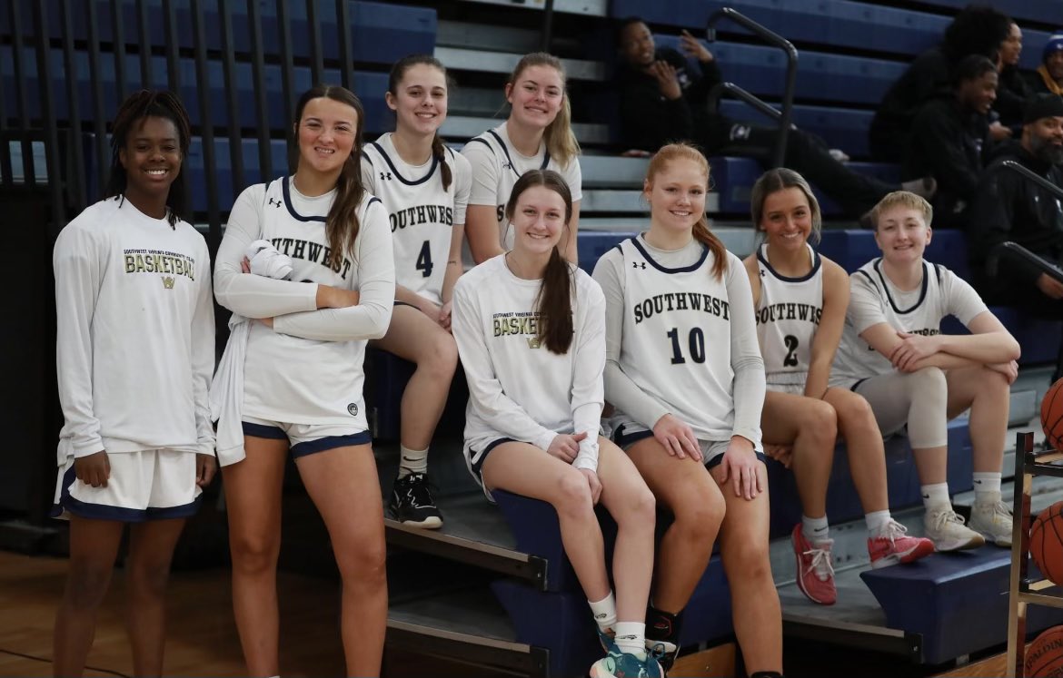 Doing big things in the tournament this weekend.

On to the semi finals today!!
 The game time has been changed to 6:00 this evening!!🏀🏀🏀