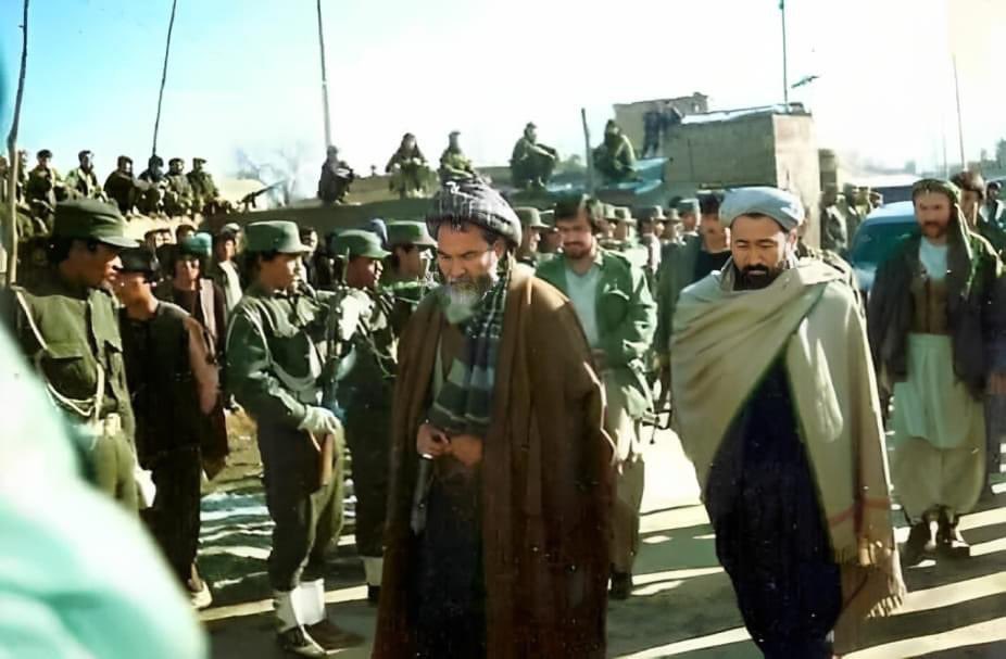 AnwarRahmati's tweet photo. بسم الله الرحمن الرحیم

۲۹ سال از شهادت شهید وحدت ملی استاد عبدالعلی مزاری و یاران شهیدش می‌گذرد. اکنون این پرسش مطرح است که نسل پس از شهید مزاری که نزدیک به سه دهه با او فاصله دارند، او را چگونه می‌شناسند و درباره اهداف و آرمان‌ها و مطالبات و داعیهٔ سیاسی او چه می‌دانند؟
⬇️ https://t.co/wxQLn8Liwh