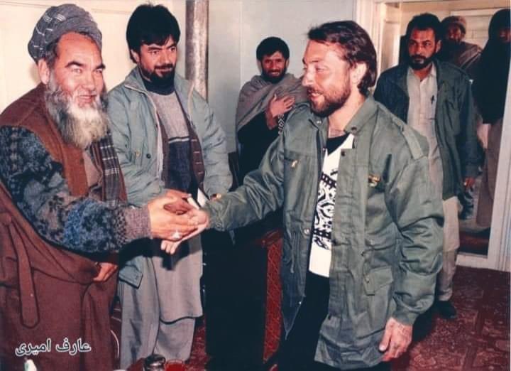 AnwarRahmati's tweet photo. بسم الله الرحمن الرحیم

۲۹ سال از شهادت شهید وحدت ملی استاد عبدالعلی مزاری و یاران شهیدش می‌گذرد. اکنون این پرسش مطرح است که نسل پس از شهید مزاری که نزدیک به سه دهه با او فاصله دارند، او را چگونه می‌شناسند و درباره اهداف و آرمان‌ها و مطالبات و داعیهٔ سیاسی او چه می‌دانند؟
⬇️ https://t.co/wxQLn8Liwh