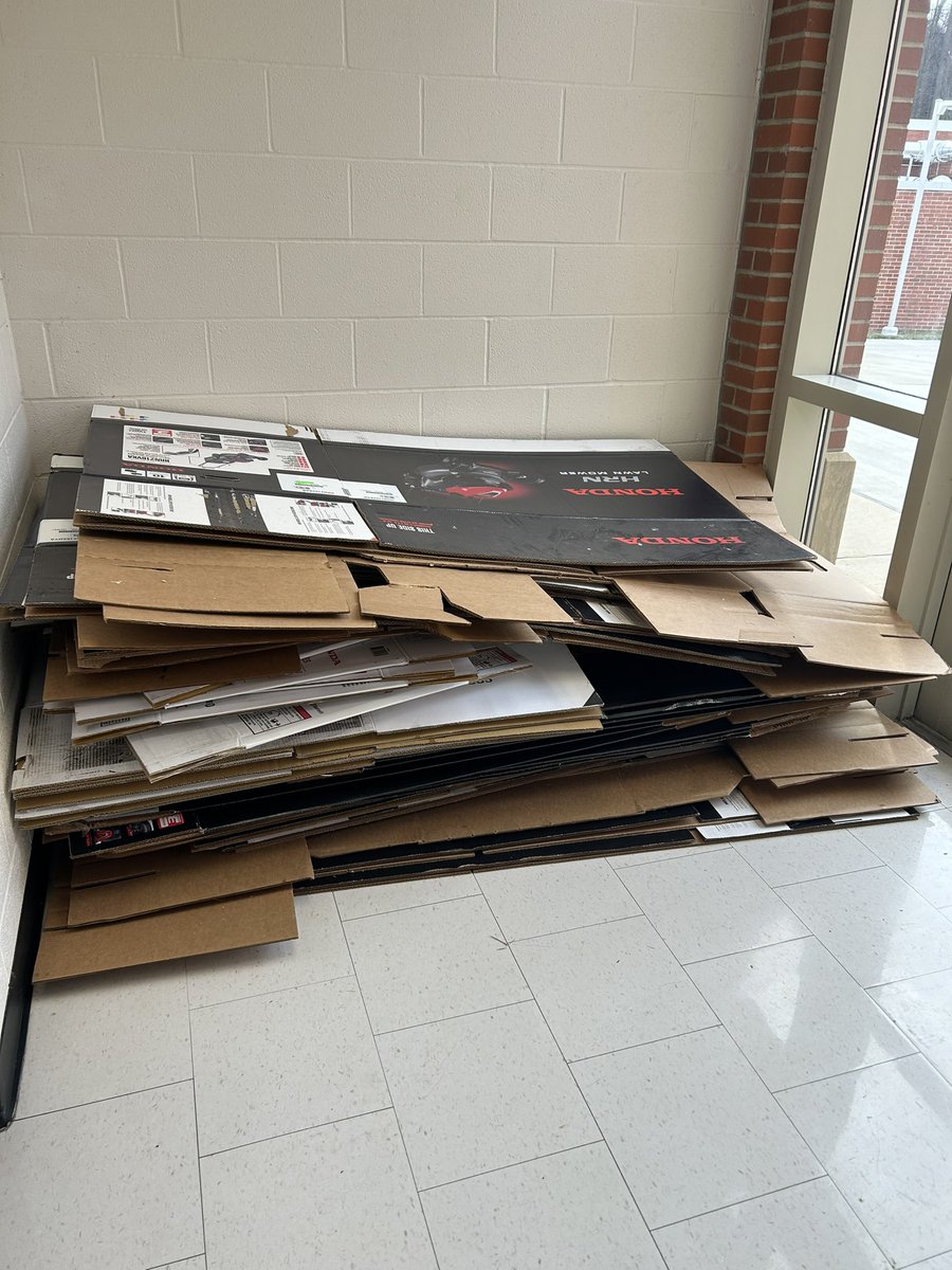 Picked up the 1st load of cardboard from Chagrin pet and garden this morning. CFMS 6th annual cardboard rec regatta is starting! #CFtogether