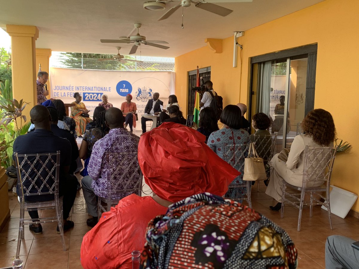 L’Ambassadeur John Marshal nous a conviées ce jeudi à une table ronde sur comment mieux lutter contre les violences basées sur le genre. Merci à UK in Guinea