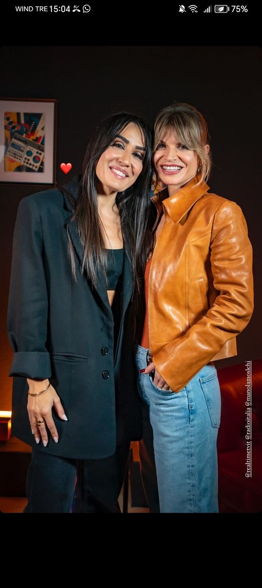 "tu sei casa mia"
la loro amicizia cosi bella😭❤️
<a href="/AmorosoOF/">Alessandra Amoroso</a> <a href="/ManolaMoslehi/">Manola Moslehi</a>