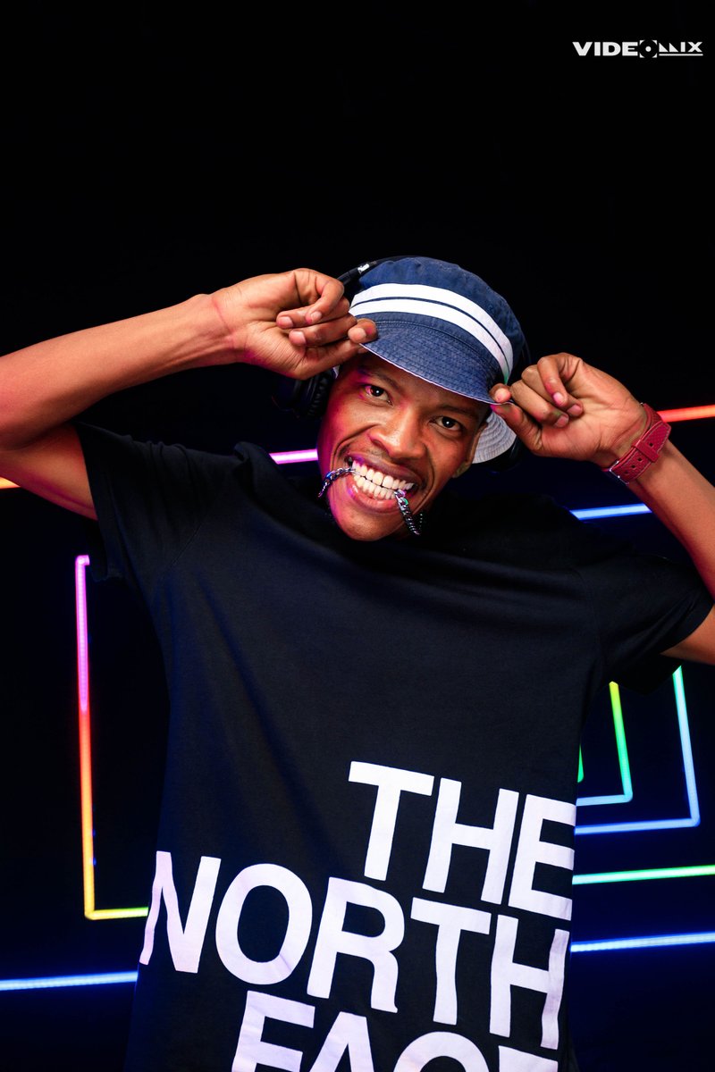 ChannelOTV's tweet photo. Make sure you catch the latest hip-hop beats with @Mrkeysavage! 🎶 #VideoOMix tonight at 6pm, exclusively on #ChannelO! 📺 #YouthOverEverything

Stay connected to the culture and stream Ch320  ➡ https://t.co/sfDtvzcpVp. https://t.co/aYZSyHWNhU