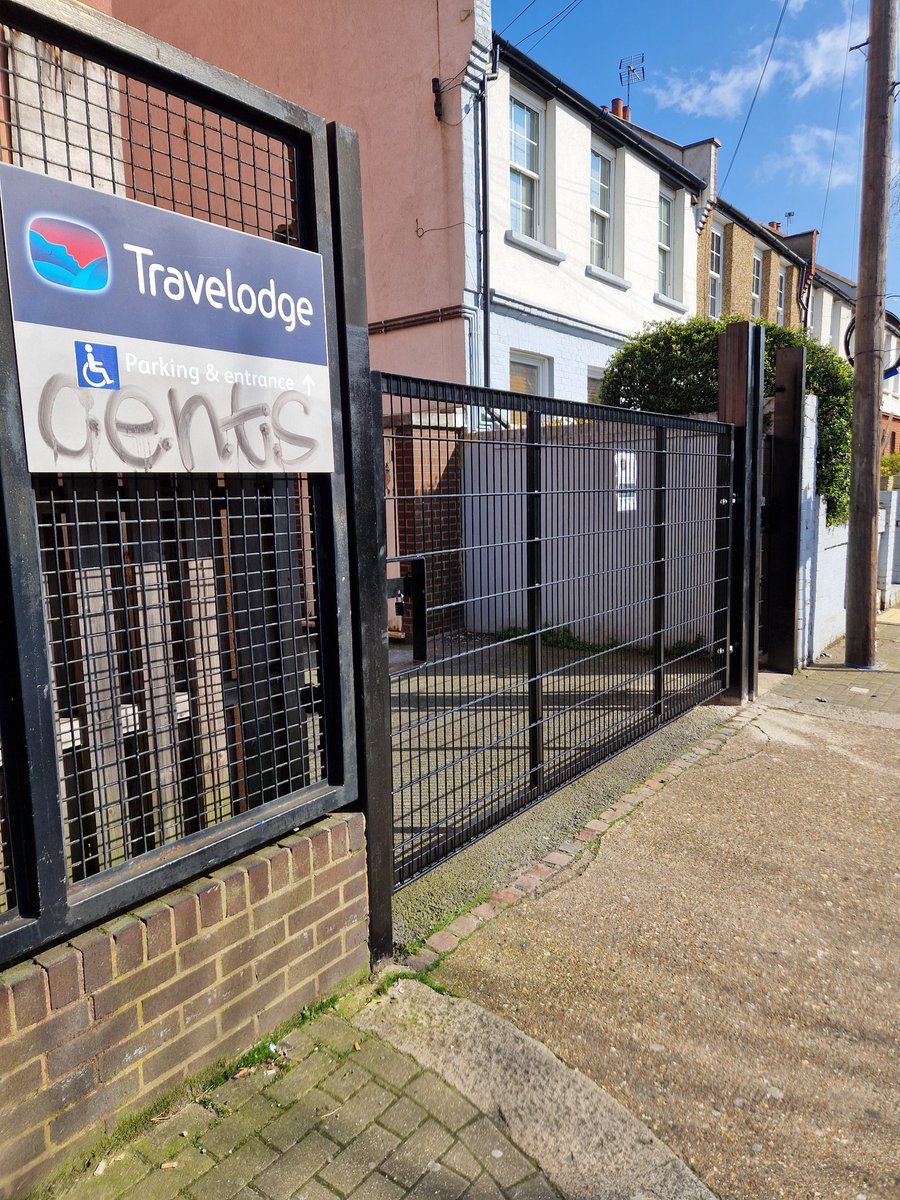 MPSSouthBalham's tweet photo. Very happy to see a full gate installed at the Travelodge on Oakmead Road, blocking unwanted pedestrian access, which had been a source of ASB and drug issues. https://t.co/4PH5NHdwCg