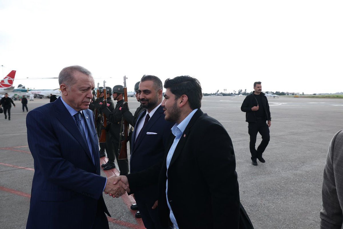 Cndr_Azizoglu's tweet photo. Bir gün gelirde tutarsam ellerini
Bakarsam gözlerine sevgi dolu
Doğarsa sende yeniden bu beden.

@RTErdogan https://t.co/e7cEQH8uts