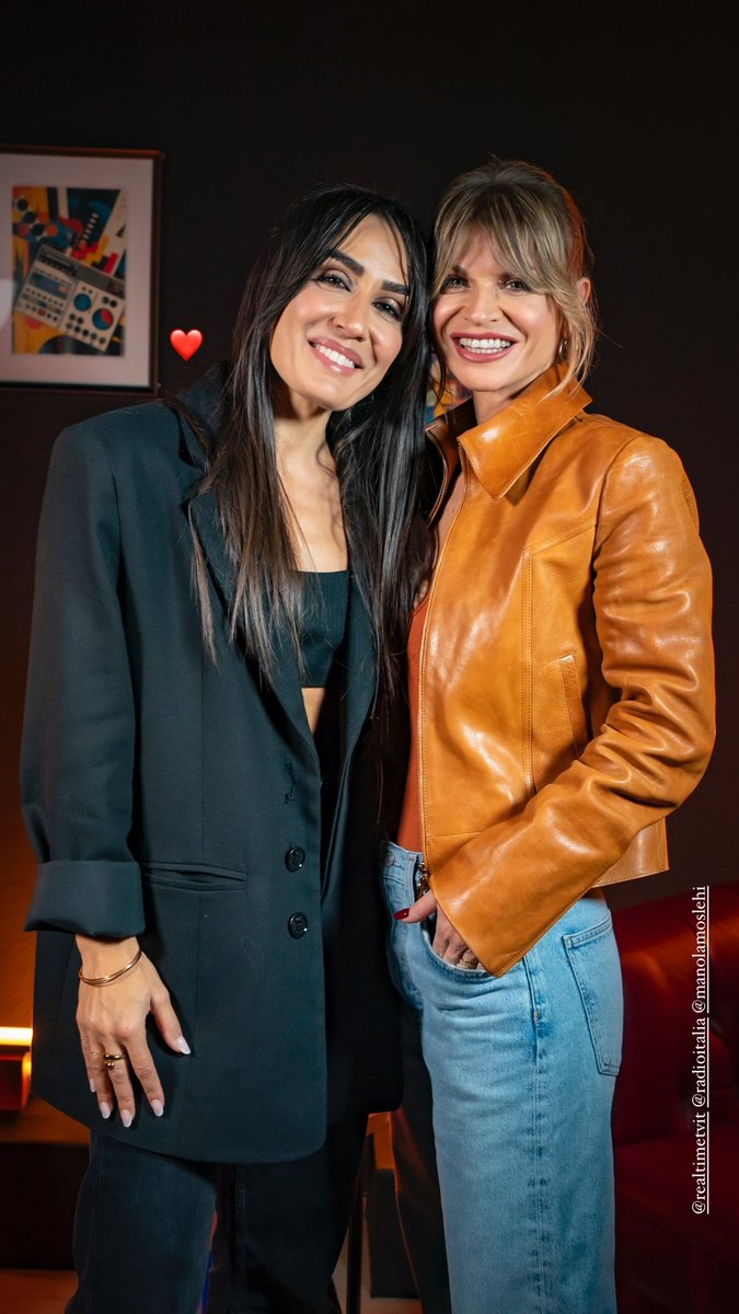 Stupende ❤️😍 tu sei casa mia ❤️ <a href="/AmorosoOF/">Alessandra Amoroso</a> <a href="/ManolaMoslehi/">Manola Moslehi</a> #Radioitalia