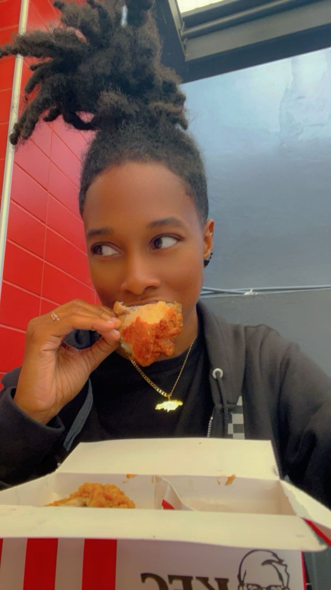 TamiWinkle_'s tweet photo. Best KFC is in Jamaica 🇯🇲 ✈️ #Jamaica https://t.co/PxaWUWO8uU https://t.co/VdbPaW0W9z