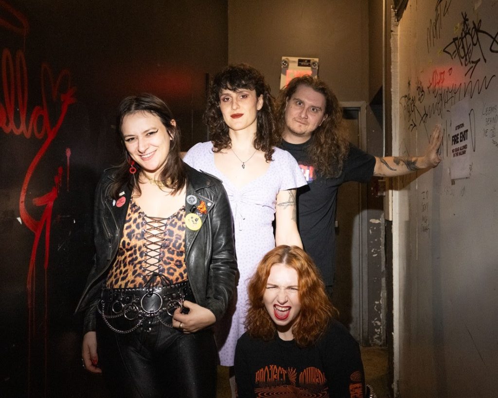 Toronto, ON-based skate-punk band <a href="/shivarlyyy/">Shiv and the Carvers</a> unveils their take on the Shania Twain favourite, "That Don't Impress Me Much." Head to #CanadianBeats now to learn more! canadianbeats.ca/2024/03/08/shi… <a href="/takeaimmedia/">Take Aim Media</a>