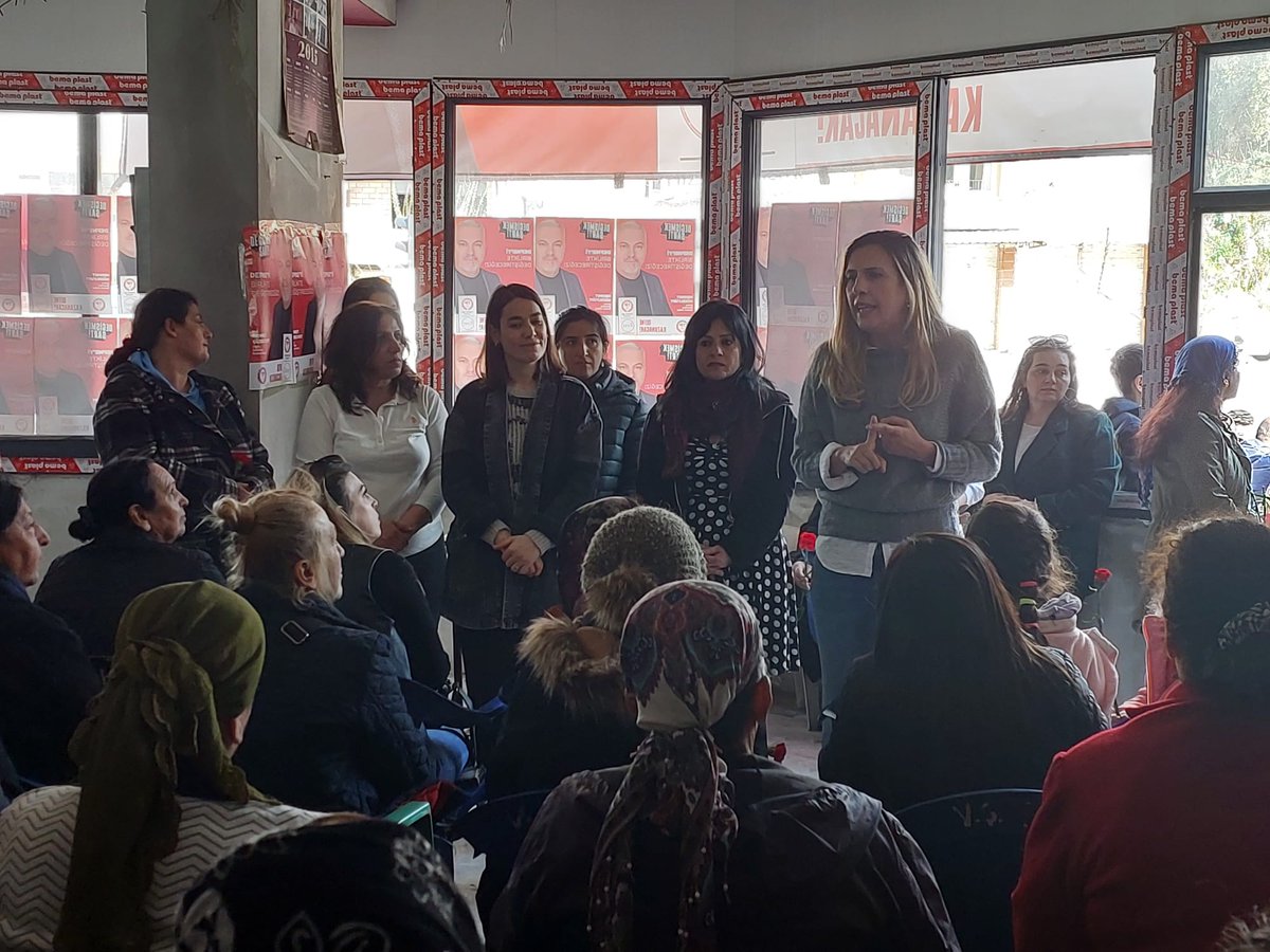 Bugün Harbiye Mahallesi'nde kadın buluşmamızı coşkuyla gerçekleştirdik. 

İnancımız ve umudumuz yüksek, Defne'ye değişim kadınlarla gelecek! #8Mart2024 #OylarTİPe