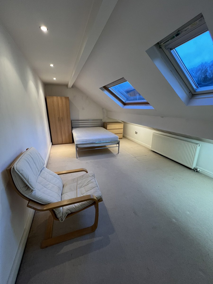 zoë bread tweet media