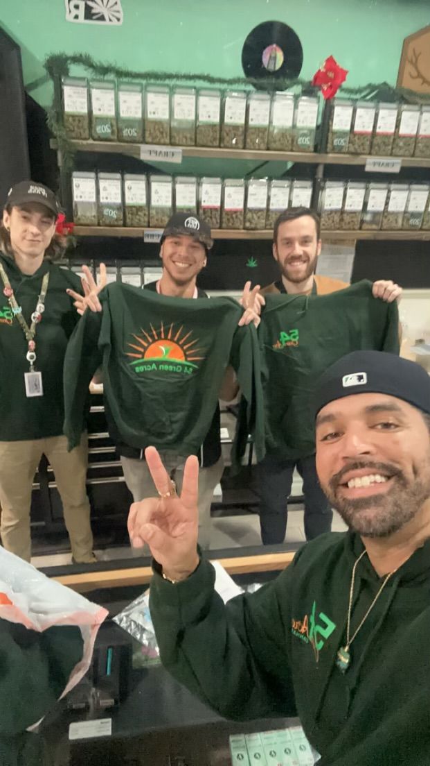 Big thanks to Rich from the 54 Green Acres team for his boots on the ground representing clean, ethical cannabis & for supporting Sun+Earth & the regenerative organic cannabis message w/ Chalice Tigard store. Forever grateful to the staff that connects this plant to the people!