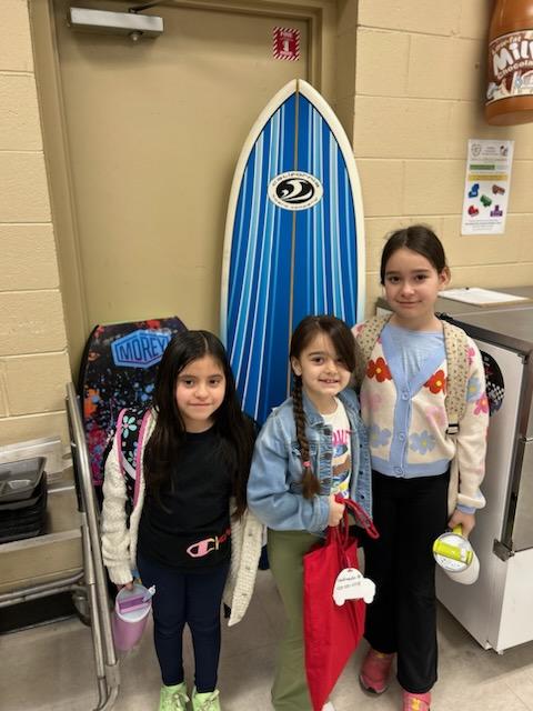 CCS_SNProgram's tweet photo. Surf's Up at the Seaside Cafe at @Stuartbulldogs elementary!  The students enjoyed some fun treats in honor of #NSBW24! https://t.co/Ti4FAGSgRT