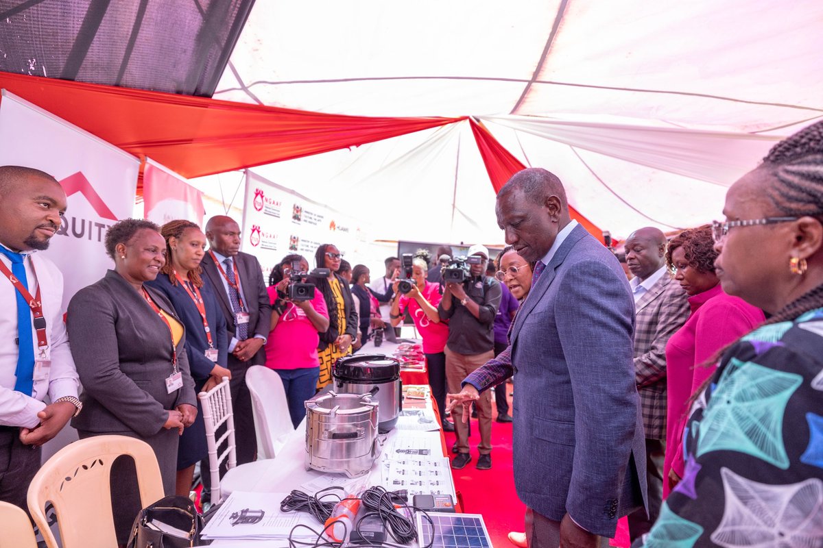 NGAAF_KE's tweet photo. We were also honoured to present affordable green energy solutions in partnership with @KeEquityBank   to H.E @WilliamsRuto ,including the electric energy-saving pressure cooker and solar lighting system.These provide affordable, eco-friendly solutions to the everyday woman.
#IWD https://t.co/Rk9a7GKoXq