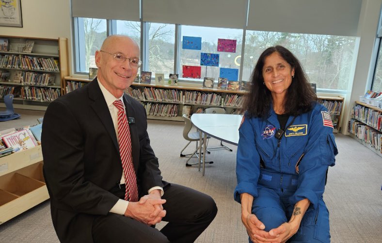 I was honored to interview Needham grad and NASA astronaut, Sunita Williams at her namesake school, the Sunita L. Williams Elementary School. Catch the “10 Minutes with Suni” here and learn about her next launch aboard the new @CST100Starliner spacecraft: tinyurl.com/4y3cnjhd