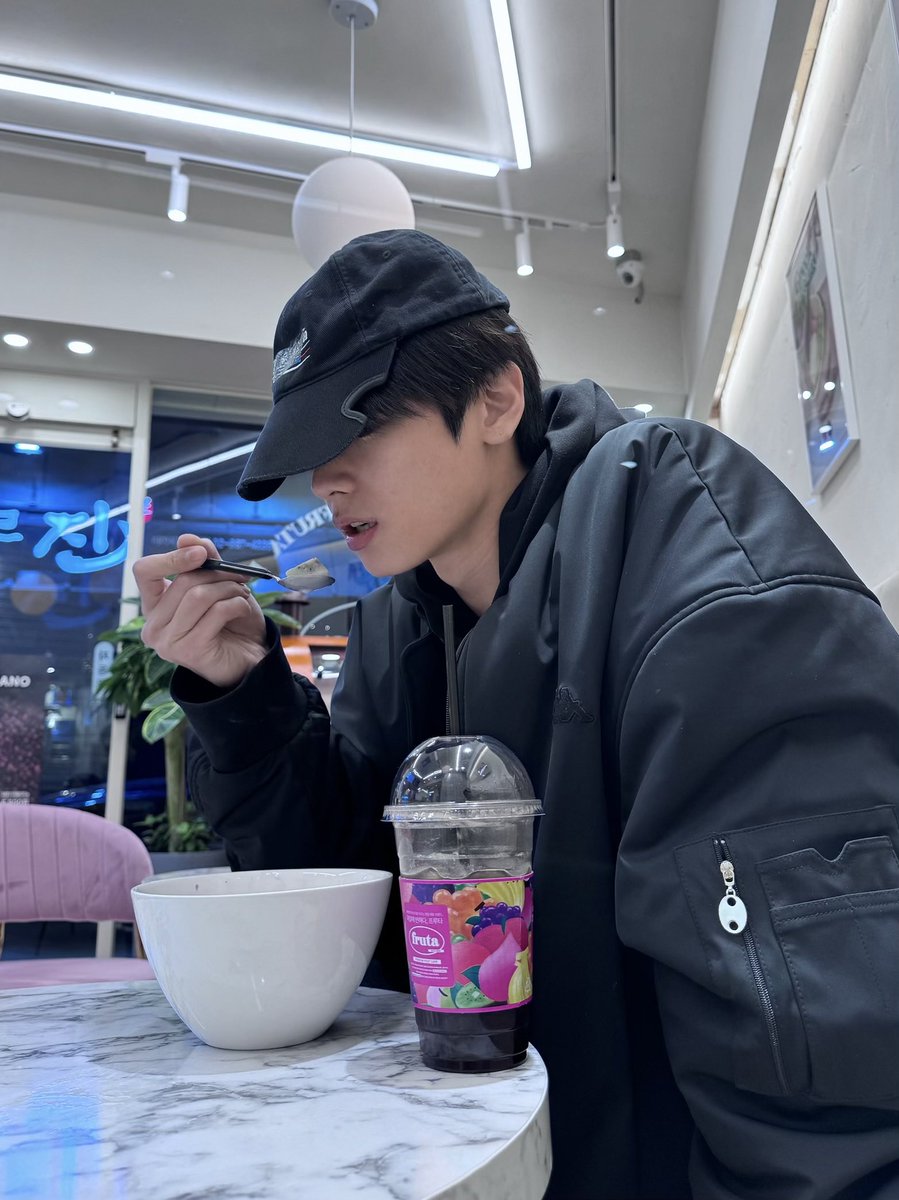 와 잠만 주연이가 보내준 사진 에반데 ...