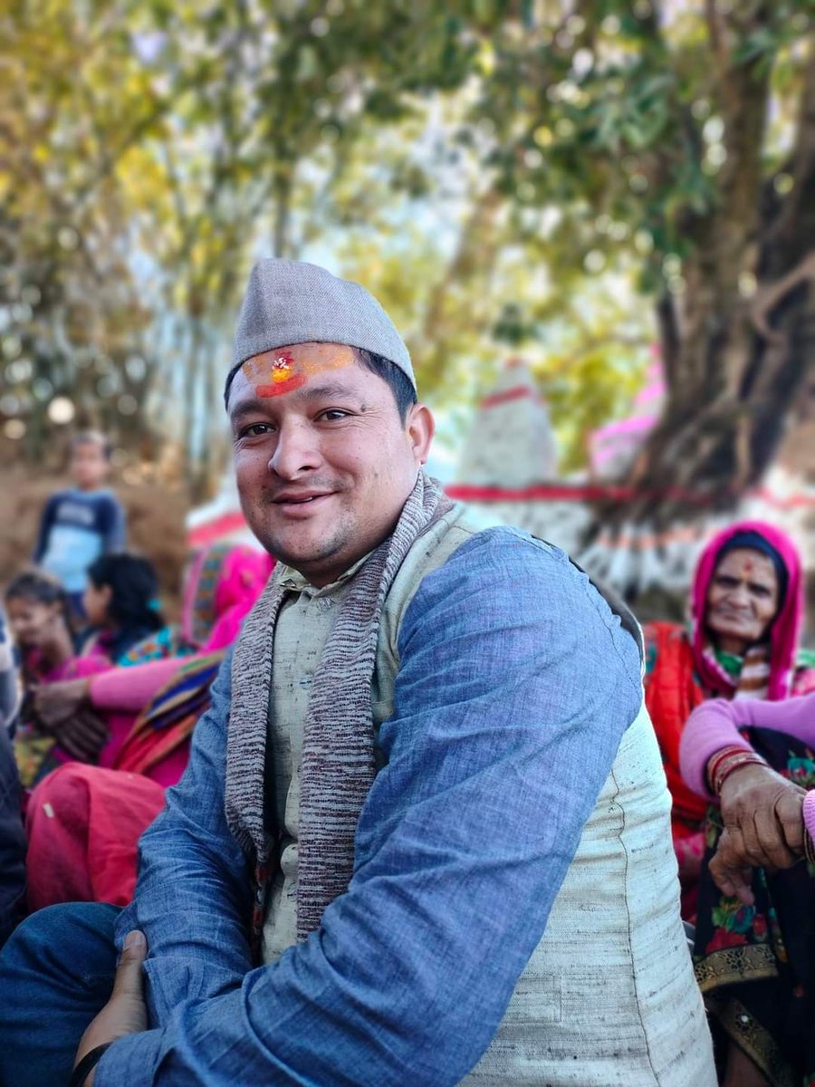 आज महा शिवरात्रि पर्व पर अपने ग्राम पंचायत बैडा में प्राचीन शिव मंदिर मास्केश्वर महादेव में जल चढ़ा कर पूजा अर्चना की ......!!
<a href="/pushkardhami/">Pushkar Singh Dhami</a> <a href="/Shashankrawat29/">Shashank Rawat</a> @sureshgaria_bjp