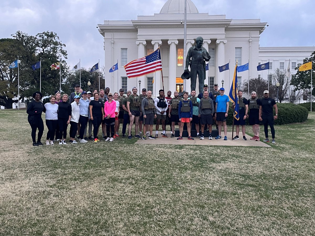 USMS_Montgomery's tweet photo. The Middle District of Alabama participated in our 8th Annual Hero Run to support our fallen deputies and their families.
#herorun #neverforgotten #middledistrictofalabama https://t.co/yOaAM46iaR