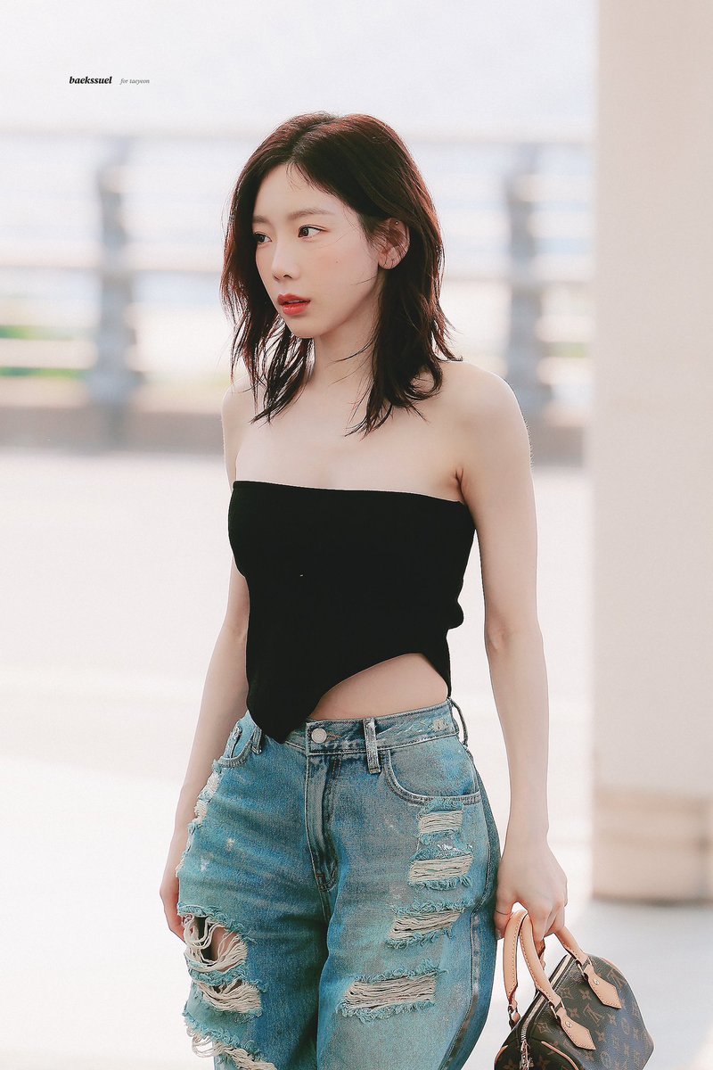 백셜 tweet media