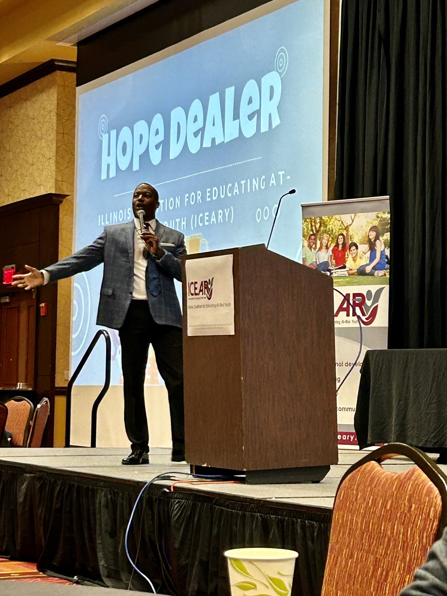 TeachMichaelCz's tweet image. Day two of the @4ICEARY conference with a great keynote from @TWSE05. Keep dealing hope!