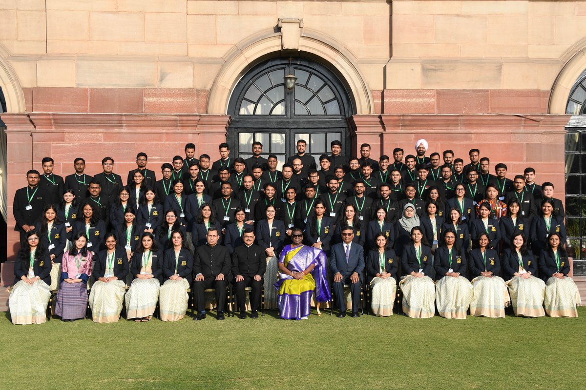 rashtrapatibhvn's tweet photo. The officer trainees of Indian Revenue Service called on President Droupadi Murmu at Rashtrapati Bhavan. The President told officers to remain steadfast in their duties to facilitate compliance of tax laws by the taxpayers and also contribute towards creating deterrence against tax evasion.