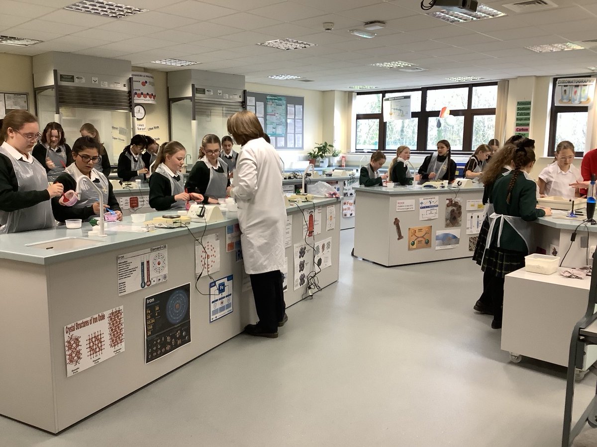 DHSfG_Science's tweet photo. Starting the clock on #BSW24 @BritSciAssoc @ScienceWeekUK with a great turn out for KS3 Science Club at lunchtime today to make bath bombs 😀🫧 https://t.co/hr81551eEJ