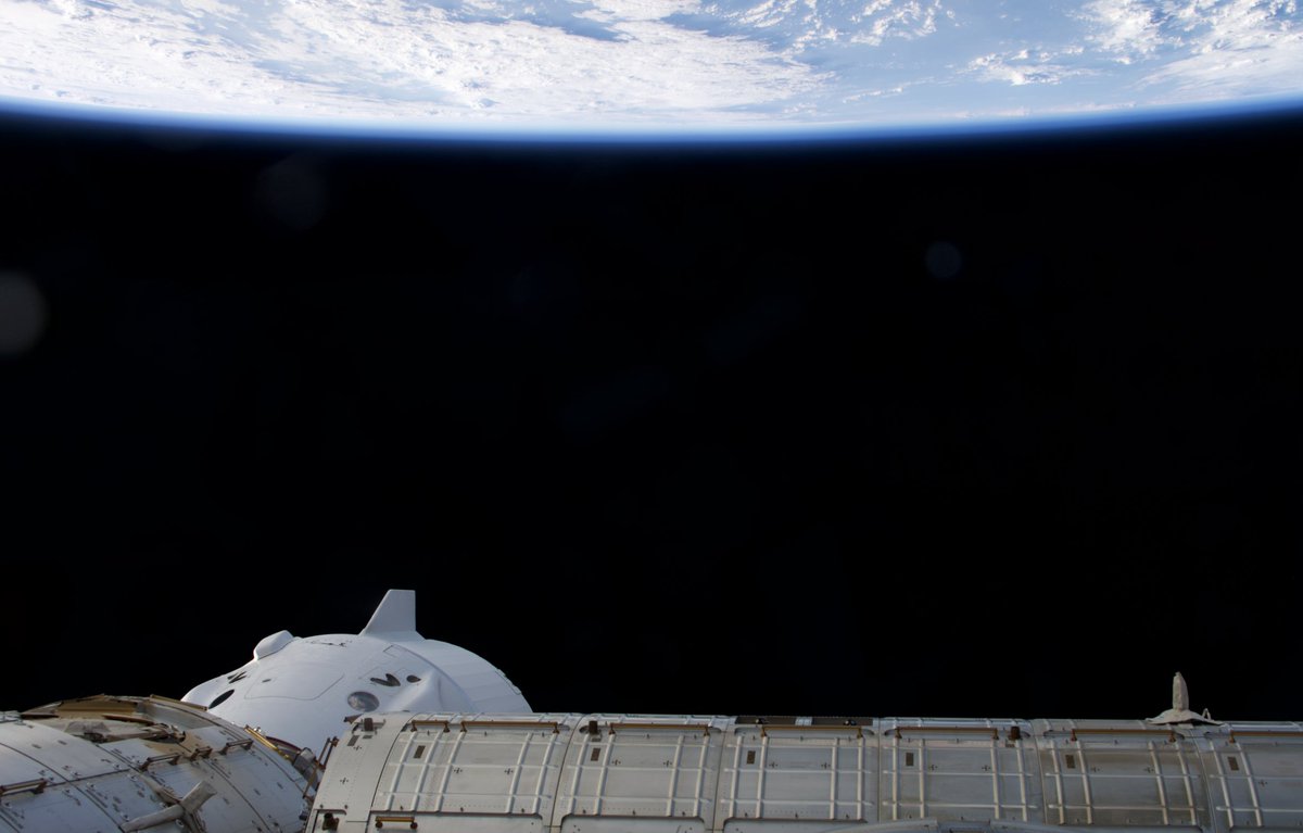 Great capture of our last moments before #Ax3 undocking by @Astro_Satoshi!