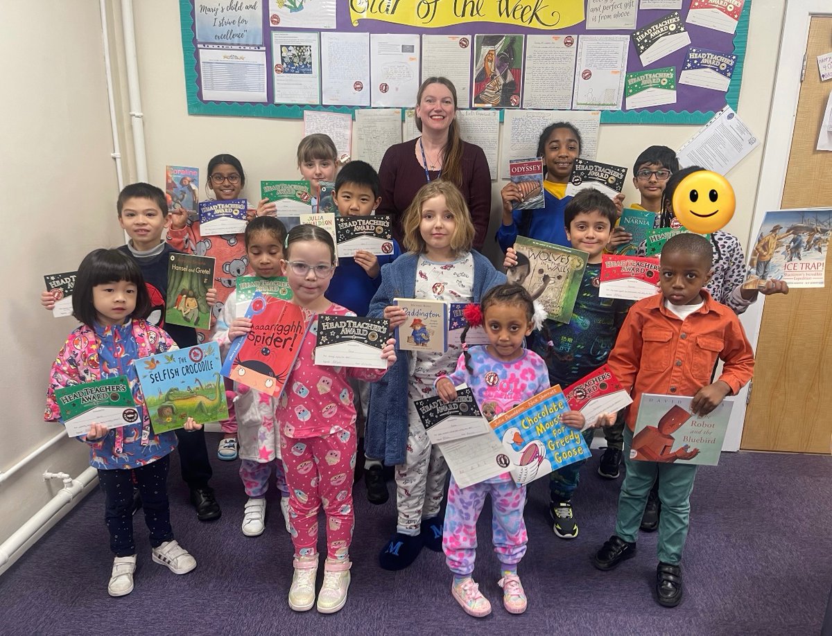 Congratulations to our #StarOfTheWeek children who received the #HTAward on a very exciting World Book Day! 🌟