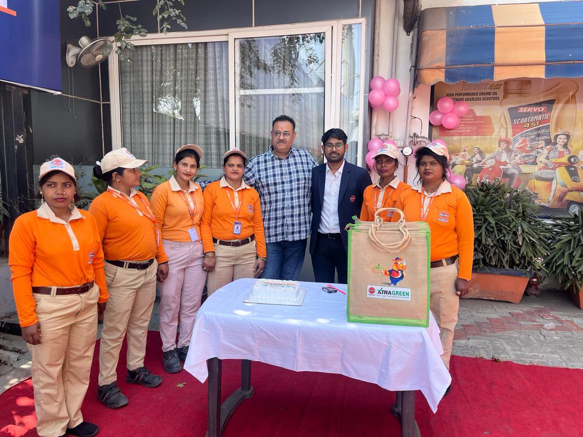 GurgaonDO's tweet photo. 🌸 Celebrating #InternationalWomensDayToday, we honor the incredible women who fuel our journeys every day. A heartfelt salute to our lady CAs &amp; drivers for their dedication &amp; resilience empowering progress &amp; equality #WomenEmpowerment
@ChairmanIOCL
@DirMktg_iocl
@ManojGu10100891 https://t.co/RRkvvzBs6y
