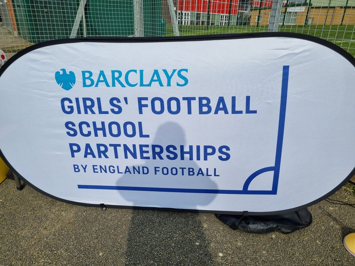 Another 60 girls ready for this afternoons Biggest Ever Football Session #LetGirlsPlay @onsidecoaching @holyredeemerps St Richards, Fladbury First School, @JuxtaNorton