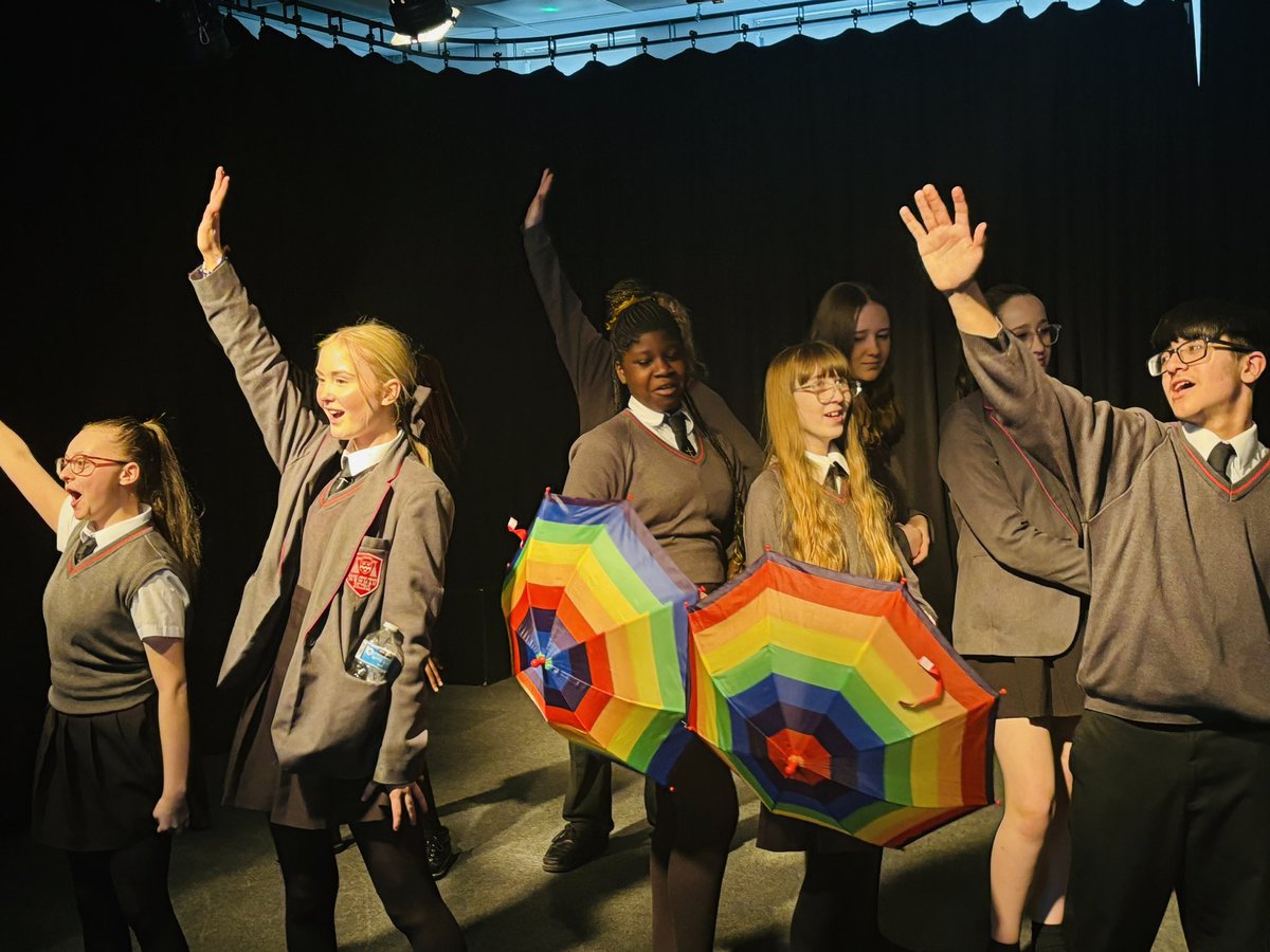 NewmanRC_Drama's tweet photo. #StepInTime #JollyHoliday #LetsGoFlyAkite #NewmanMusicalRehearsals #MPJ2024 🎭🎶🌂 https://t.co/an4rmVmVU1