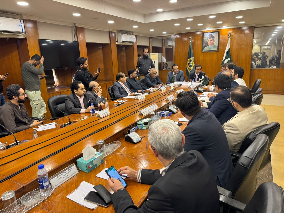 Visited Federation House, Karachi to meet and engage with businessmen and share with them the overall development plan for Karachi as outlined by Chairman Bilawal in his election manifesto