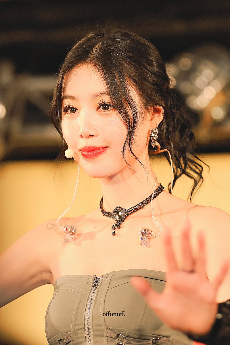 offonoff_sj's tweet photo. 수진아 생일 축하해💕🥳

#FLOWERING_SOOJIN_DAY
#수탱이의생일을축하해쥬
#수진 #SOOJIN https://t.co/6R4XPezouD