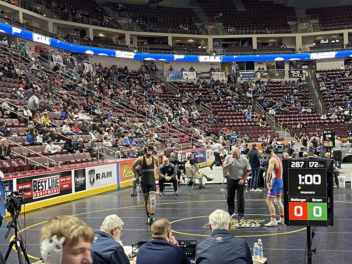BvasdAthletics's tweet photo. Brown on mat https://t.co/t0yVGAF9Kx
