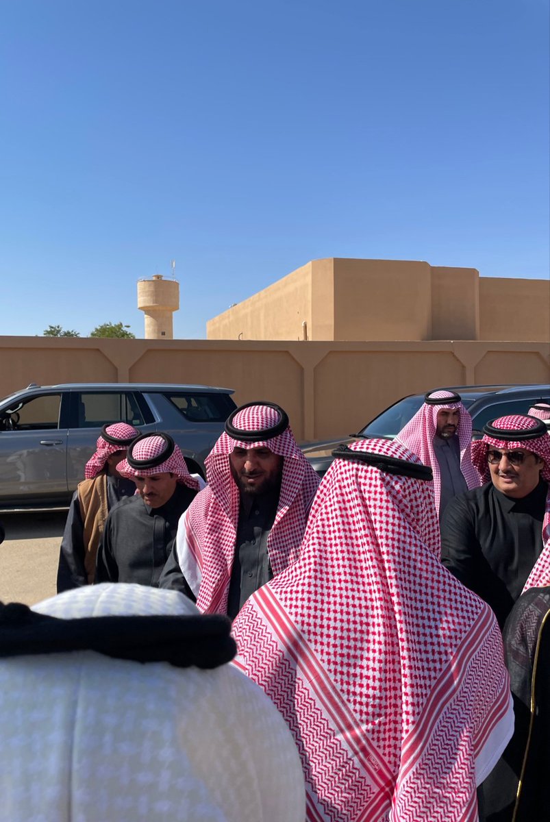hareqnews's tweet photo. تلقت الجمعية الخيرية بمحافظة الحريق،دعما سخيا من الشيخ ملهي بن سلامة بن سعيدان 
 وإخوانه(أوقاف الشاكرين) حيث تم تخصيص مبلغ ( 1000,000) مليون ريال وقف خيري لجمعية الحريق الخيرية،وذلك للمستحقين لدى الجمعية الخيرية بالحريق في وقف #احسان.

وقدمت جمعية الحريق الخيرية شكرها وتقديرها للشيخ #ملهي_بن_سعيدان_وإخوانه على هذا التبرع السخي،والذي يأتي امتدادا لتبرعاتهم ومبادراتهم الخيرية السخية  داخل وخارج المملكة، نسأل الله أن يجعل ما قدموا في موازين أعمالهم وأن يكتب لهم الأجر والثواب،يشار إلى أنه سبق وان قدم الشيخ ملهي وإخوانه تبرعات سخية لعدد من الجمعيات الخيرية بالمحافظة، أثناء زيارتهم لمهرجان الحمضيات السابع العام قبل الماضي..
@EhsanSA 
@J_Alhariq