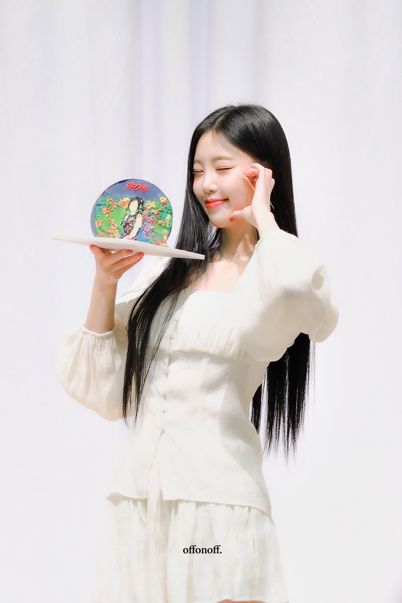 수진아 생일 축하해💕🥳

#FLOWERING_SOOJIN_DAY
#수탱이의생일을축하해쥬
#수진 #SOOJIN