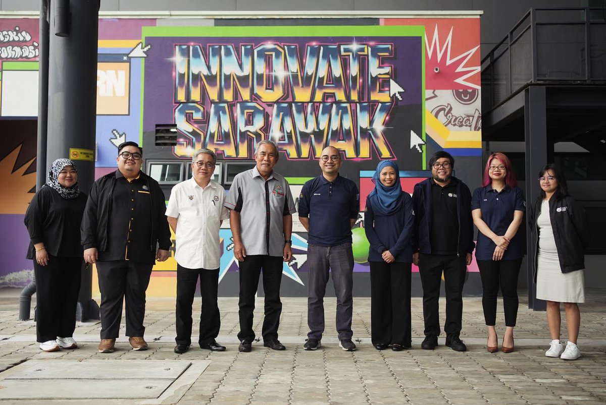 Courtesy visit to YB Datuk Haji Len Talif Salleh, Chairman of Tabung Ekonomi Gagasan Anak Sarawak (TEGAS) led by @ibrahimsaninet, CEO of Yayasan Peneraju at TEGAS Digital Village, Kuching, Sarawak.