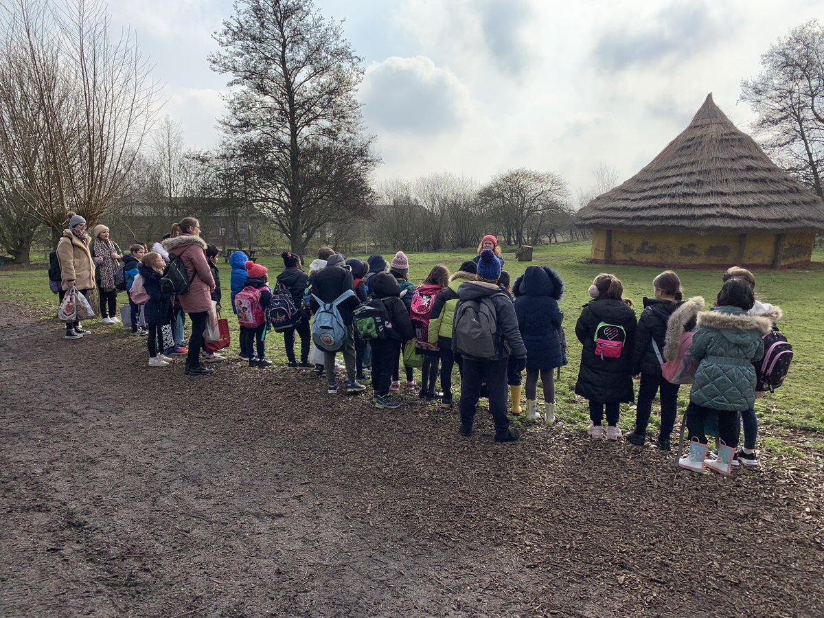 bsmyear3's tweet photo. All set for a wonderful day learning about the Romans @flagfen @Bostonstmarys @OLOLCatholicMAT https://t.co/CddnOyaXoj