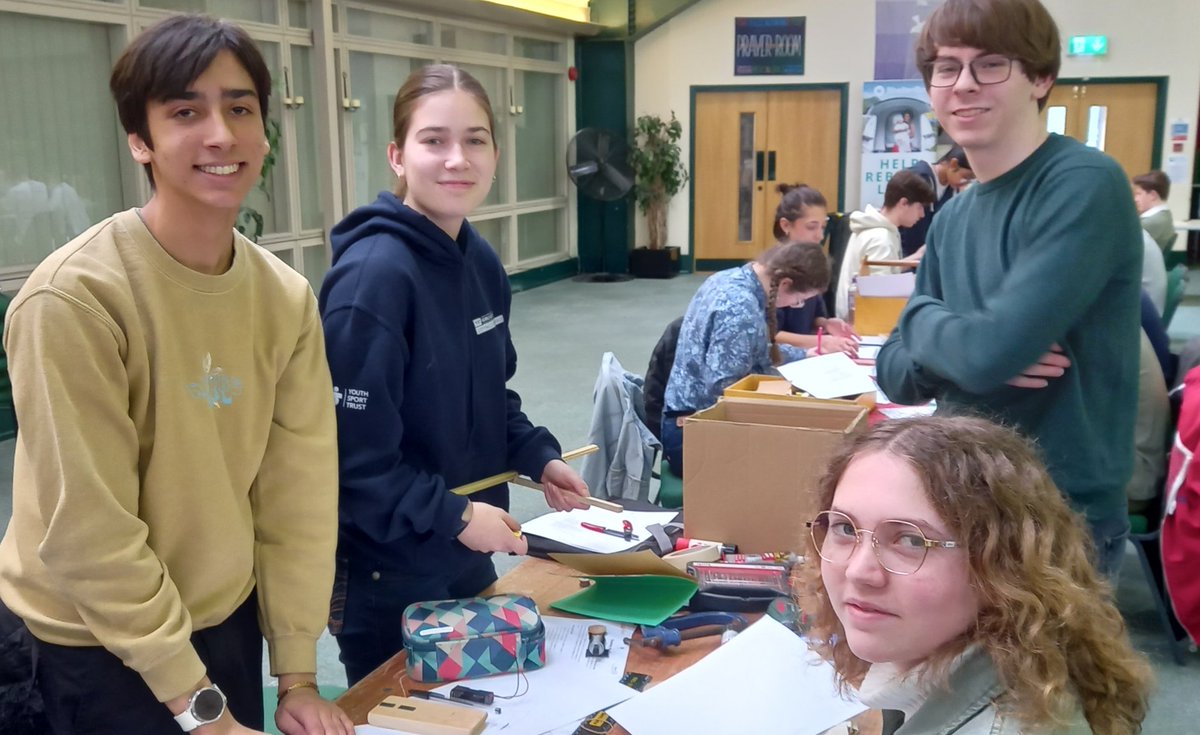 STEAMVandyke1's tweet photo. Teams set up for the Rotary Technology Tournament #Vandyke
@VandykeUpperSch @Rotary @RotaryGBI https://t.co/o42ADsNrFk