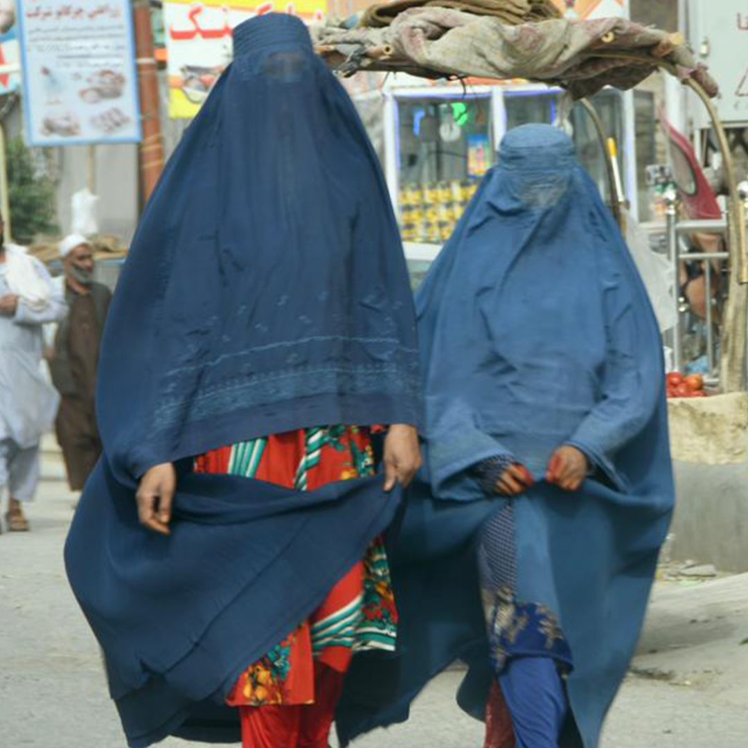 thomfound's tweet photo. 🖋️ Behind every story is a voice longing to be heard. This International Women's Day, we spotlight the courageous work of @RukhshanaMedia and its founder, @ZahraJoya, who defy threats to tell Afghan women's stories. https://t.co/ocRO3FRC9o #IWD2024 https://t.co/qZic1rkC3g