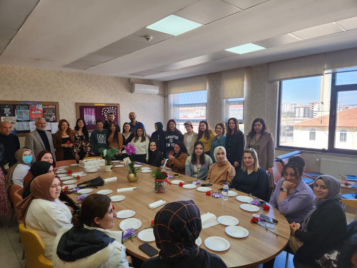 MtopcuogluAL's tweet photo. Fedakarlıkları, emekleri, sevgileri ve mücadeleleriyle geleceğimizin şekillendirilmesinde hayati role sahip olan, insanlığın ilk öğretmeni kadınlarımızın, #8MartDünyaKadınlarGünü kutlu olsun. https://t.co/nhqXrdvtqG