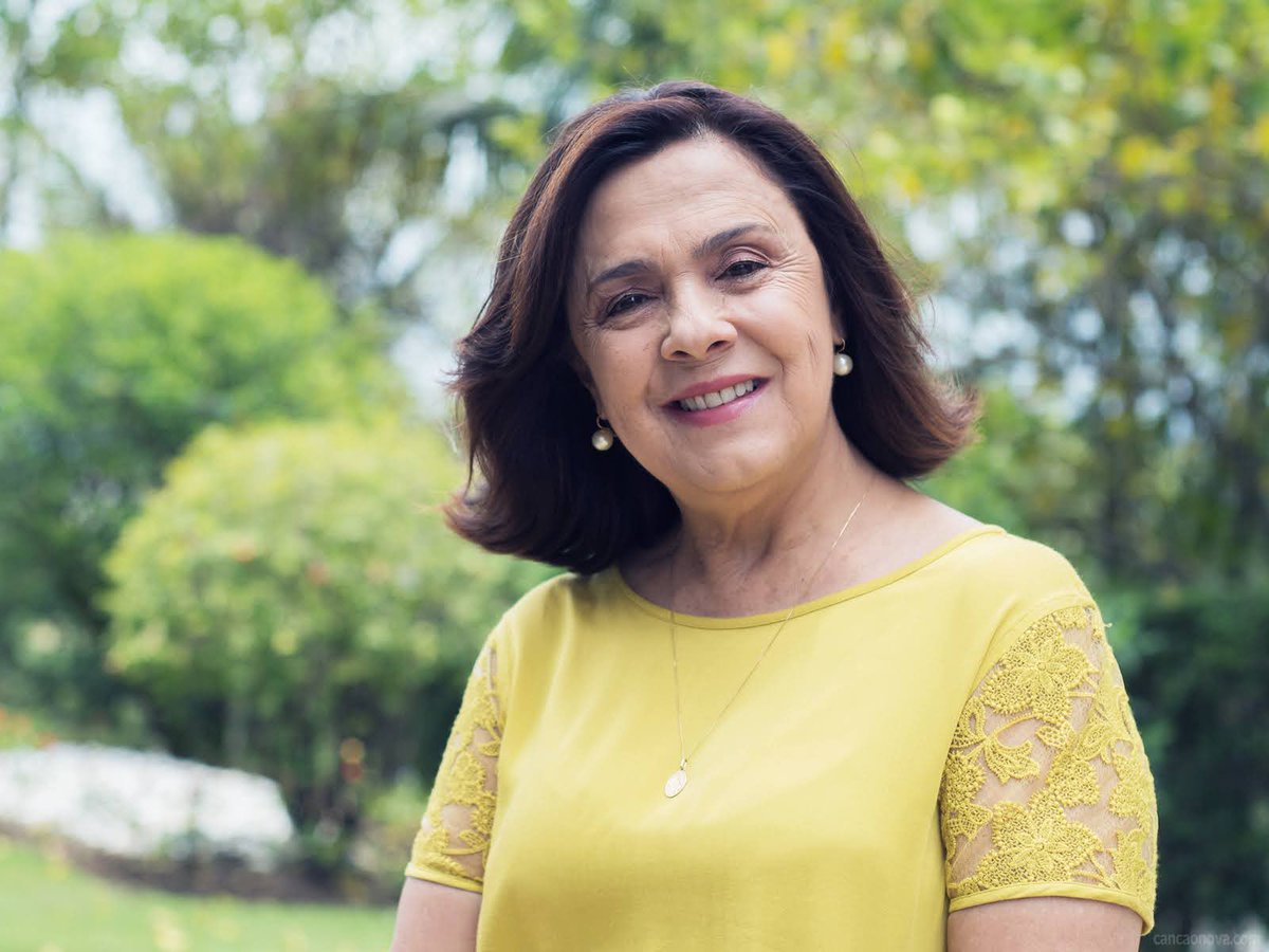 Meu bem <a href="/luziasantiago/">Luzia Santiagocn</a> , nesse dia da mulher quero louvar a Deus por sua feminilidade, por ser essa mulher virtuosa e sempre me apontar o céu. Obrigado por sua presença que complementa minha missão.

Feliz dia das Mulheres! 🌹🌹🌹

Eu te amo ❤️