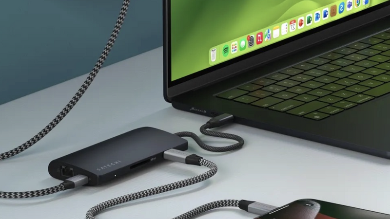 Mac4ever's tweet image. Un hub USB-C avec 2,5GbE chez Satechi pour accompagner le MacBook Air !
mac4ever.com/181646
 #Mac4Ever #HUB #Satechi