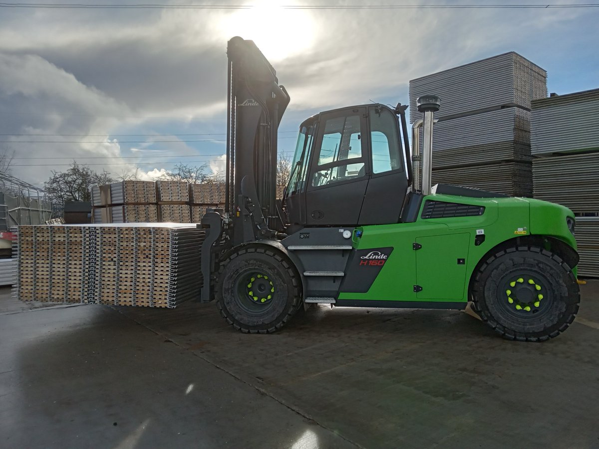 Davis_Trackhire's tweet photo. 🤩NEW STOCK🤩
Some of our 2,000 brand new panels ready to go out on hire next week!
Strengthening our position as the UK's largest independent aluminium #Trackway supplier🥇
https://t.co/rATjfrUQwx
#EatSleepTrackRepeat #NoPanelsNoParty #PortableRoadwayDTH #GroundProtection https://t.co/xQPtpG63jH