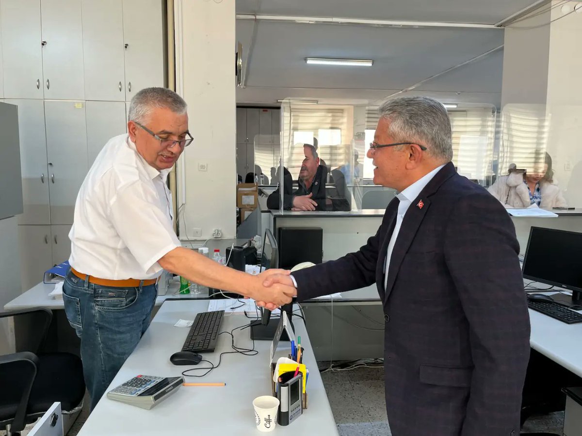 RecepSertclk70's tweet photo. Resmi kurum ziyaretlerimize devam ediyoruz. Toprak Mahsulleri  Ofisi, Mesleki Eğitim Merkezi ve Milli Eğitim Müdürlüğümüzü ziyaret ettik.
15 yıla yakın bir süre yöneticiliğini yaptığım Mesleki Eğitim Merkezinde ve üst kurum Milli Eğitim Müdürlüğümüzde, duygusal anlar yaşadık. https://t.co/tQduNKJl55