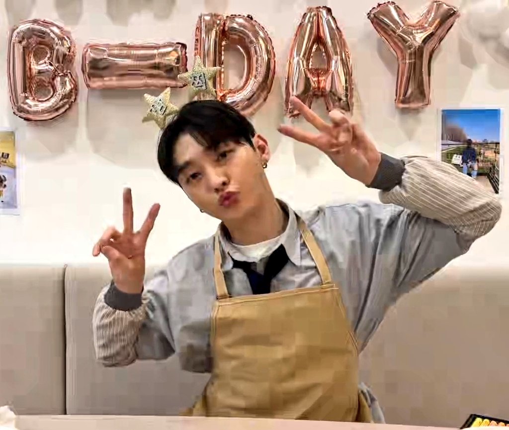 Aside_Dear_JS's tweet photo. 해피벌쓰데이 지성&amp;베로 🥳🎉
오늘 하루도 예쁜 지성이의 색으로 가득 채워진 행복한 날🎂
함께해줘서 고마워요💕 사랑합니다🥰
#윤지성 #YOONJISUNG
#HAPPY_JISUNG_DAY
#밥알들의_귀염둥이_지룽생일 https://t.co/WnQD1TYaY8
