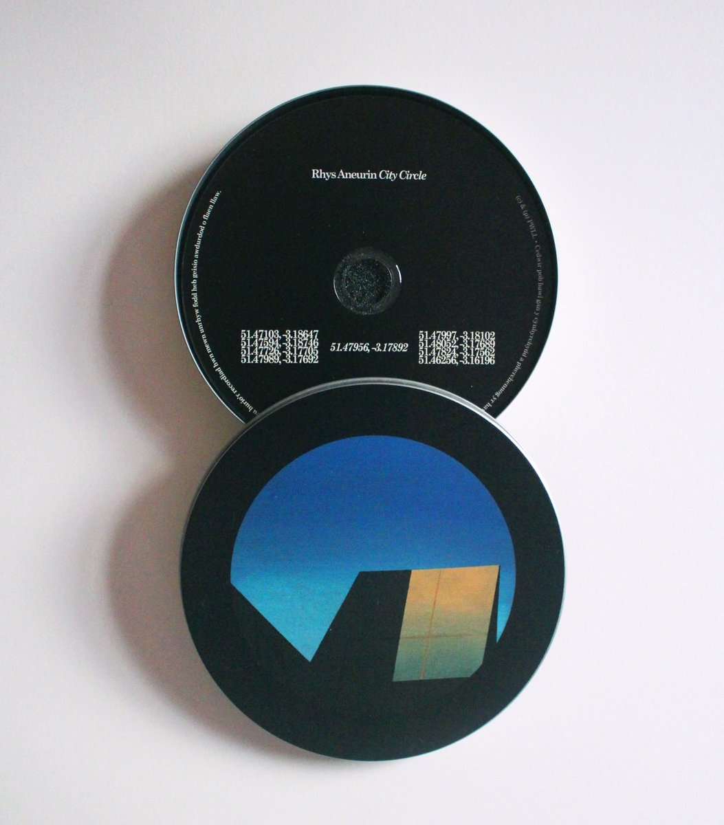 💿 Yn dilyn sioe lwyddiannus mis diwethaf, mae 'City Circle' nawr ar gael i'w brynu. Dim ond 50 CD tin mewn cylchrediad. 💿 Following last month's successful show, 'City Circle' is now available to buy. Only 50 CD tins in circulation. rhysaneurin.bandcamp.com/album/city-cir…