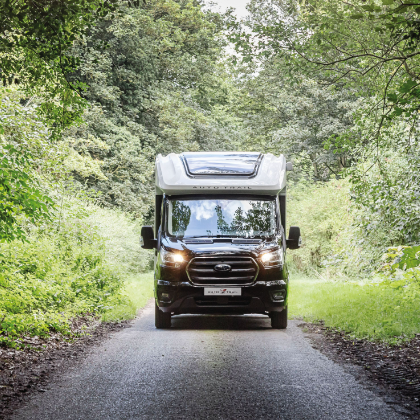 Sy45rp's tweet photo. #Autotrail's 2024 Excel #motorhome is back with four layouts for 2-3 people. Lightweight and easy to drive, it's a versatile upgrade. Options include a front dinette and rear #bedroom, or a U-shaped lounge for larger gatherings. Modern, spacious, with a well-appointed kitchen. https://t.co/Tly3w2zGNR