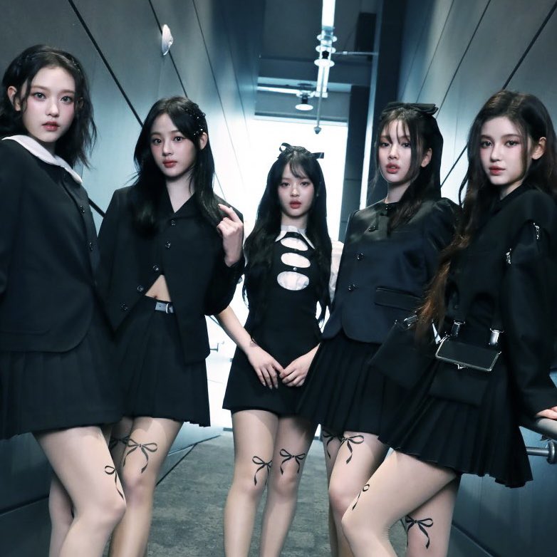 newjeansroom's tweet image. 아니 인터뷰사진 음기 ㅁㅊ나
전원알파그룹