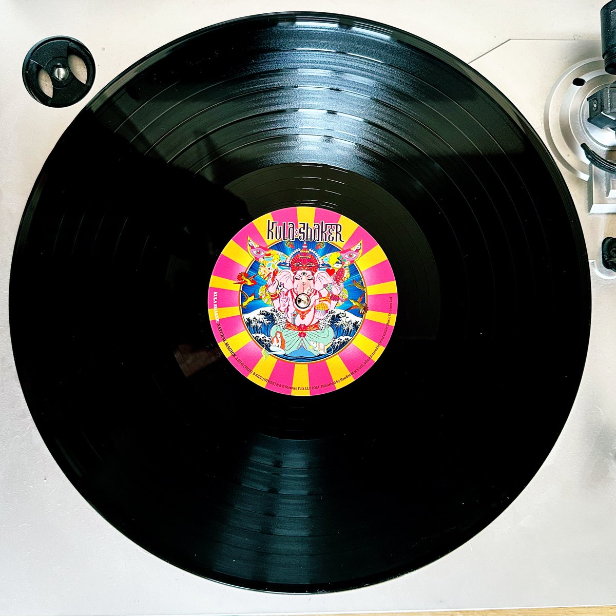 RACCOONFM1's tweet image. NEW DELIVERY: Kula Shaker - Natural Magick (2024)

Absolutely loving the new Kula Shaker album.👌

#NowPlaying #Feb24